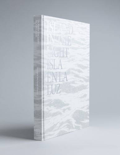 Island in the Light/Isla en la luz